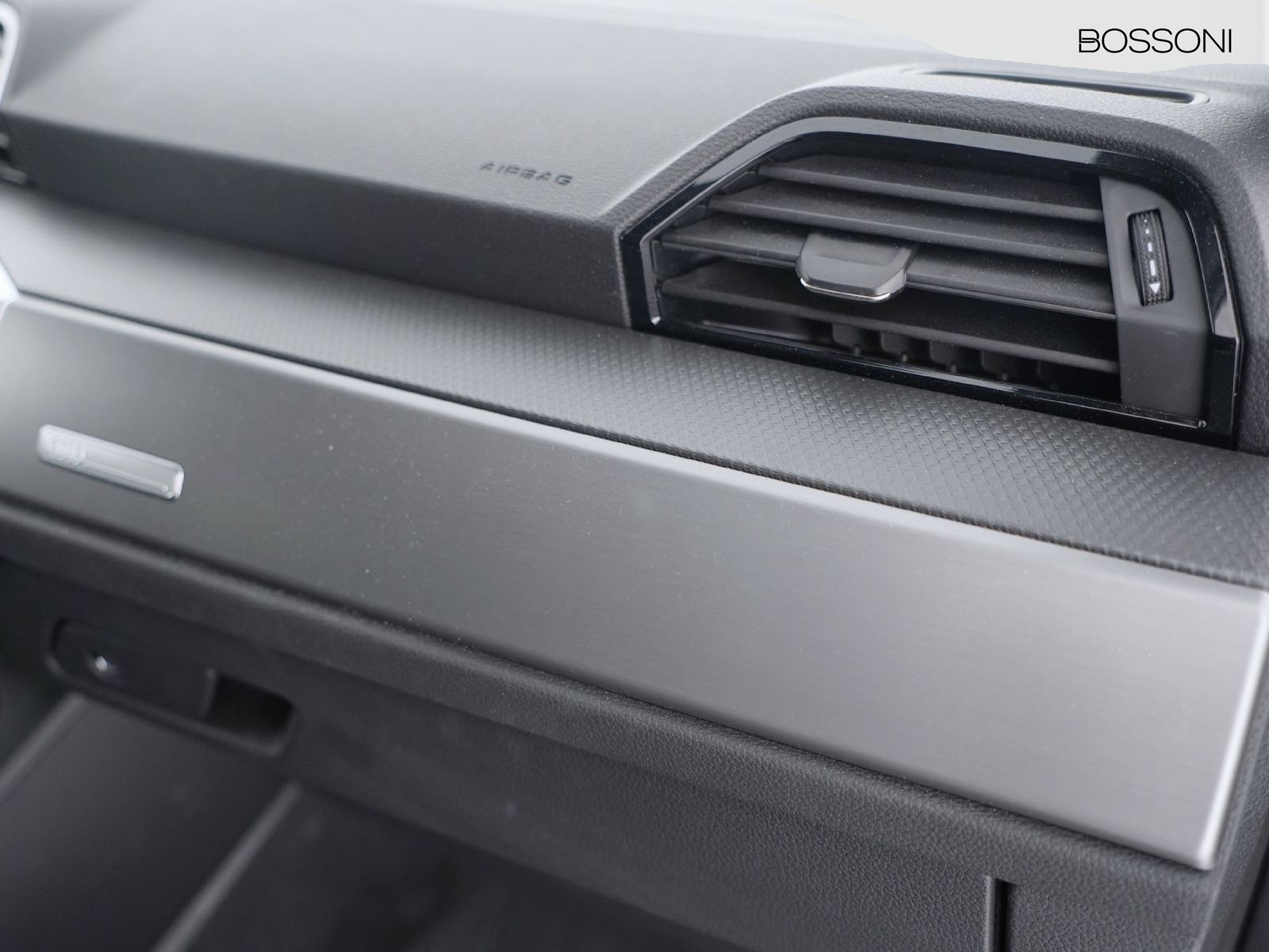 18 - Audi Q3 35 2.0 tdi s line edition s tronic