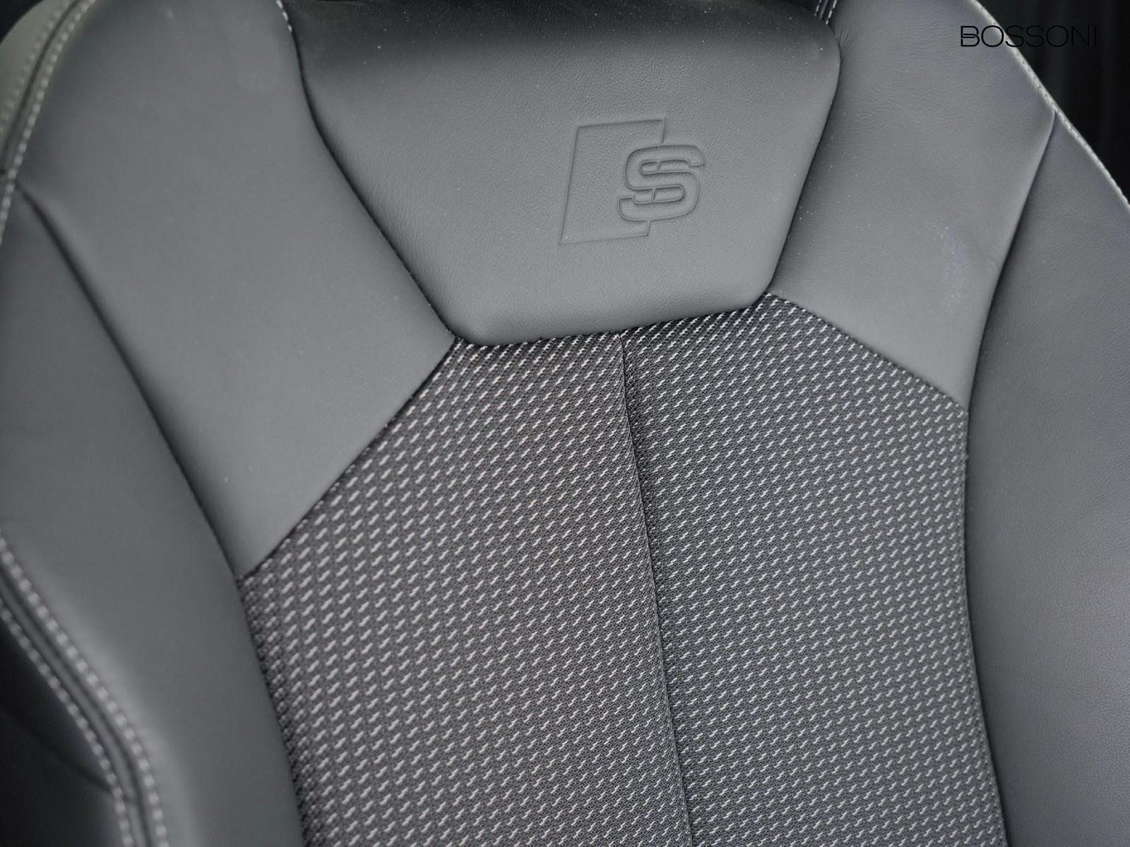 20 - Audi Q3 35 2.0 tdi s line edition s tronic