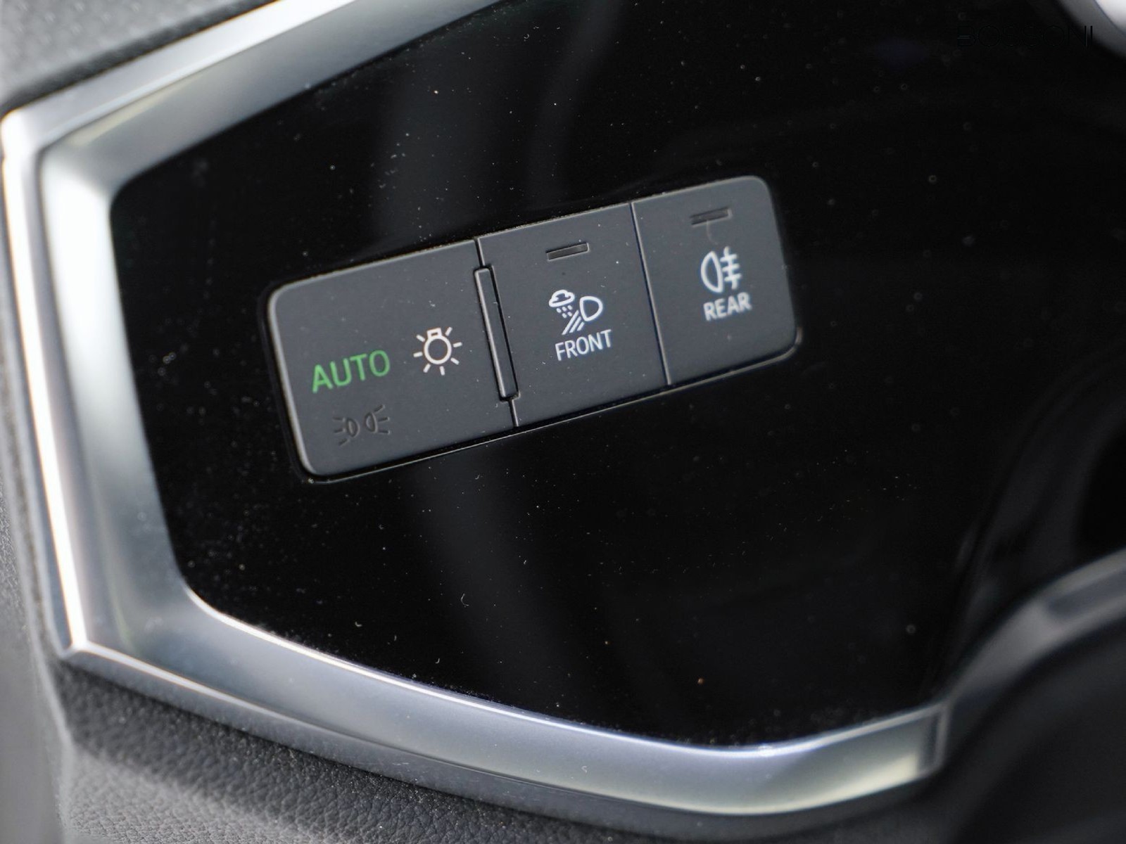 11 - Audi Q3 35 2.0 tdi s line edition s tronic