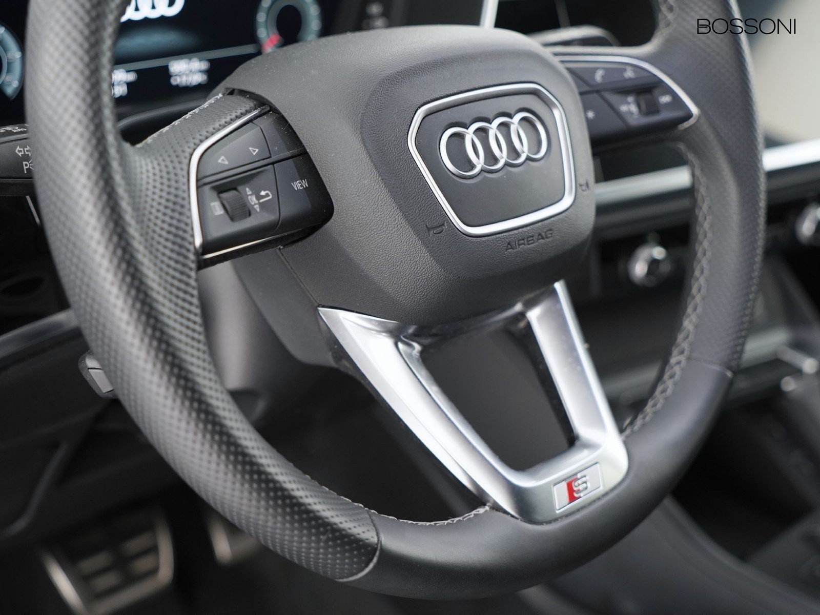 24 - Audi Q3 35 2.0 tdi s line edition s tronic