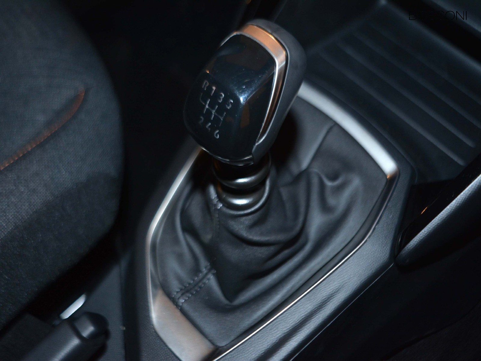 12 - Peugeot 208 1.2 puretech 100cv style s&s