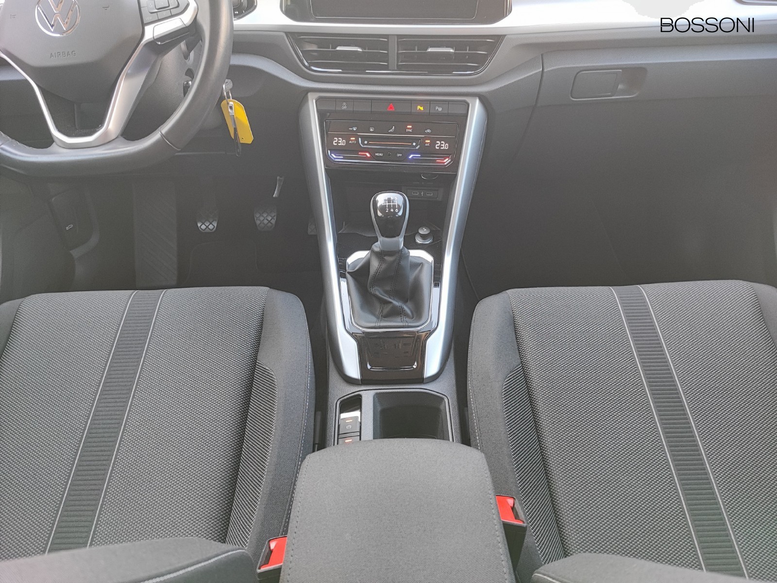 14 - Volkswagen T-Roc 2.0 tdi scr 115cv style