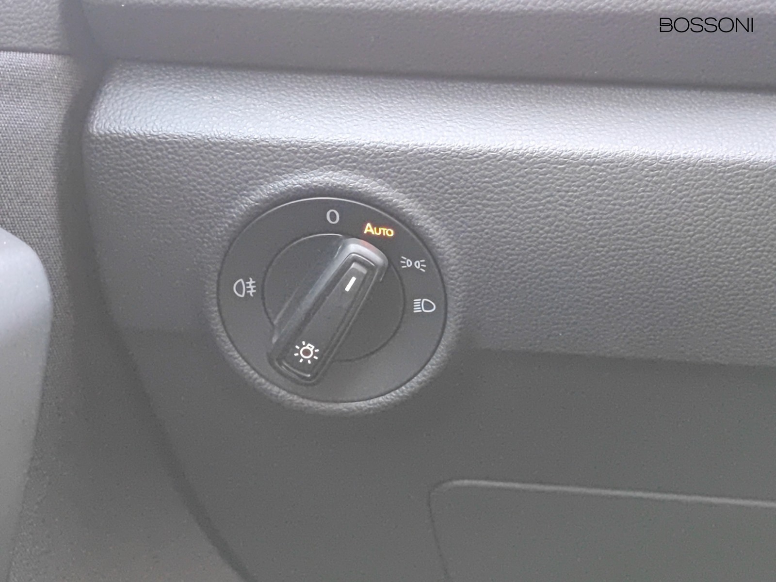 17 - Volkswagen T-Roc 2.0 tdi scr 115cv style