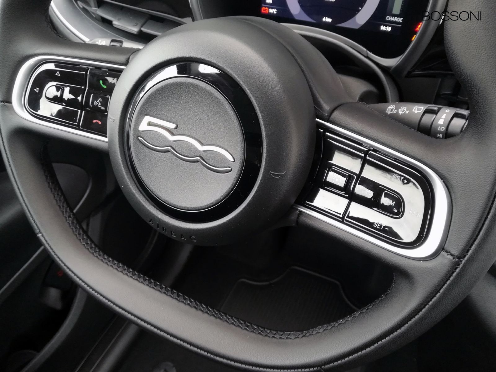 20 - Fiat 500 500e 42 kwh entry pack tech