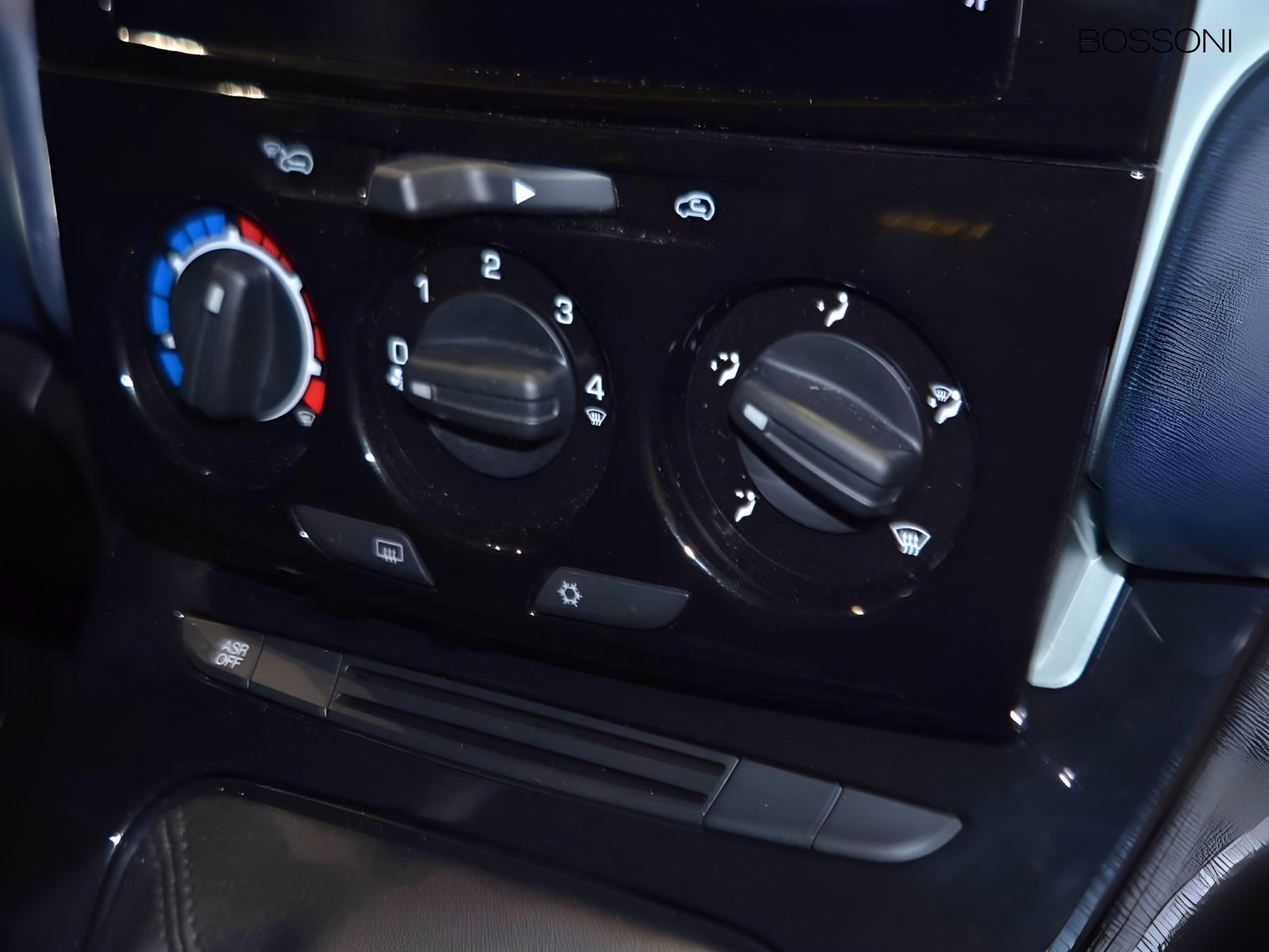 11 - Lancia Ypsilon 1.0 firefly hybrid 70cv platino s&s
