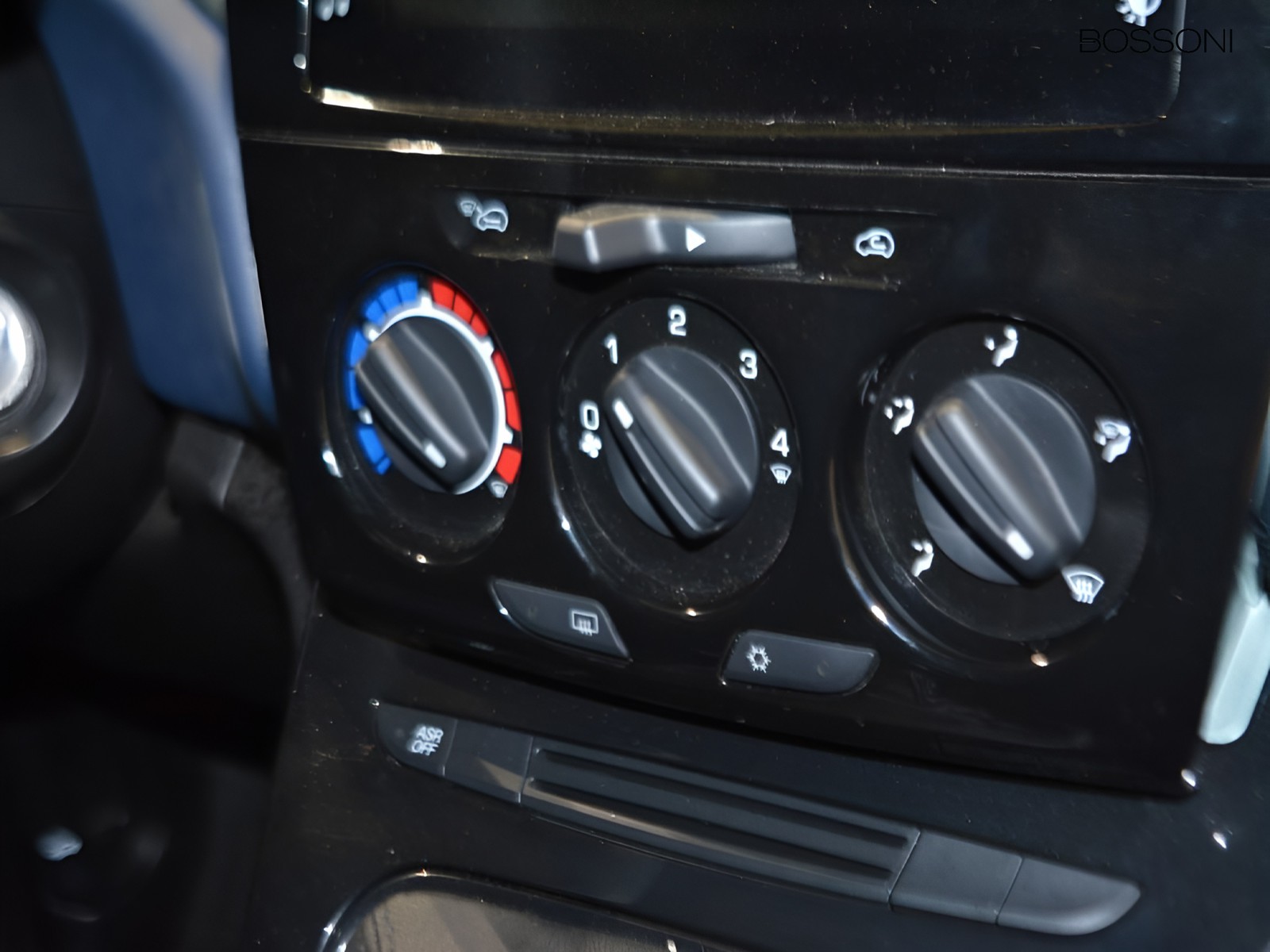11 - Lancia Ypsilon 1.0 firefly hybrid 70cv platino s&s
