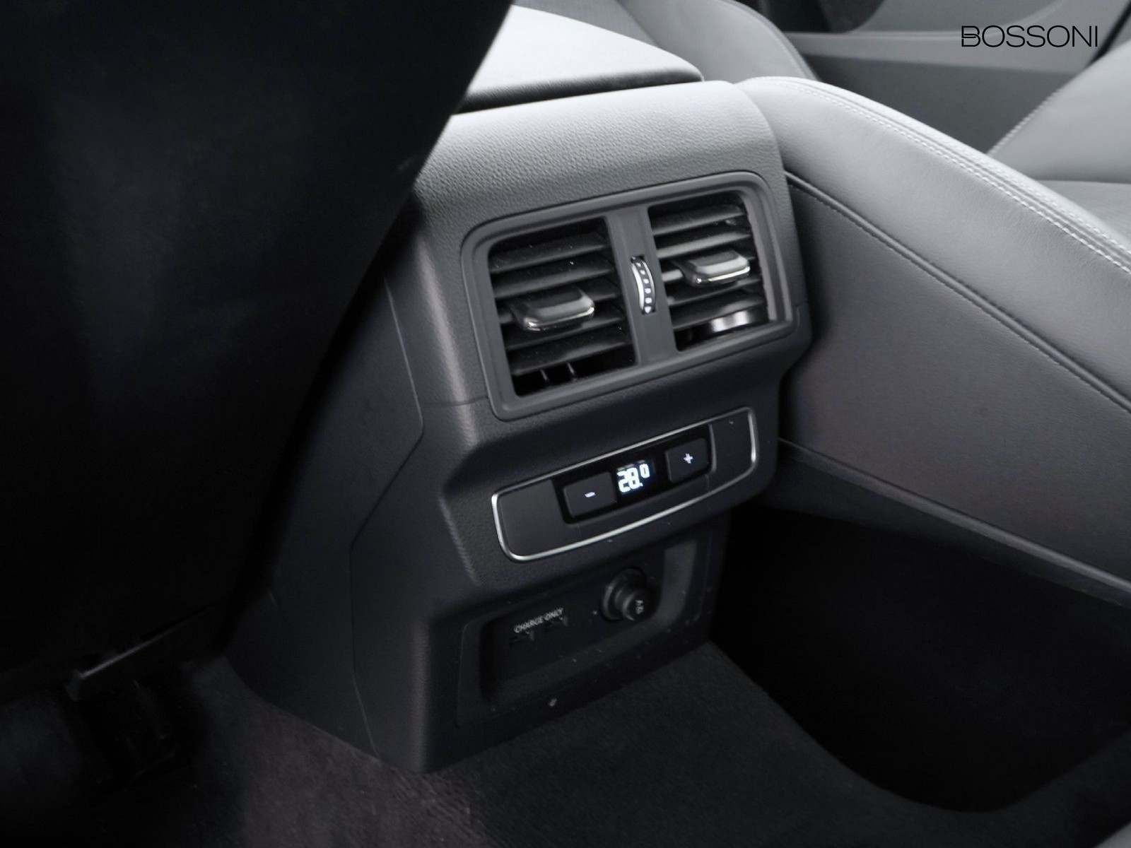 28 - Audi Q5 sportback 40 2.0 tdi mhev 12v s line quattro s tronic