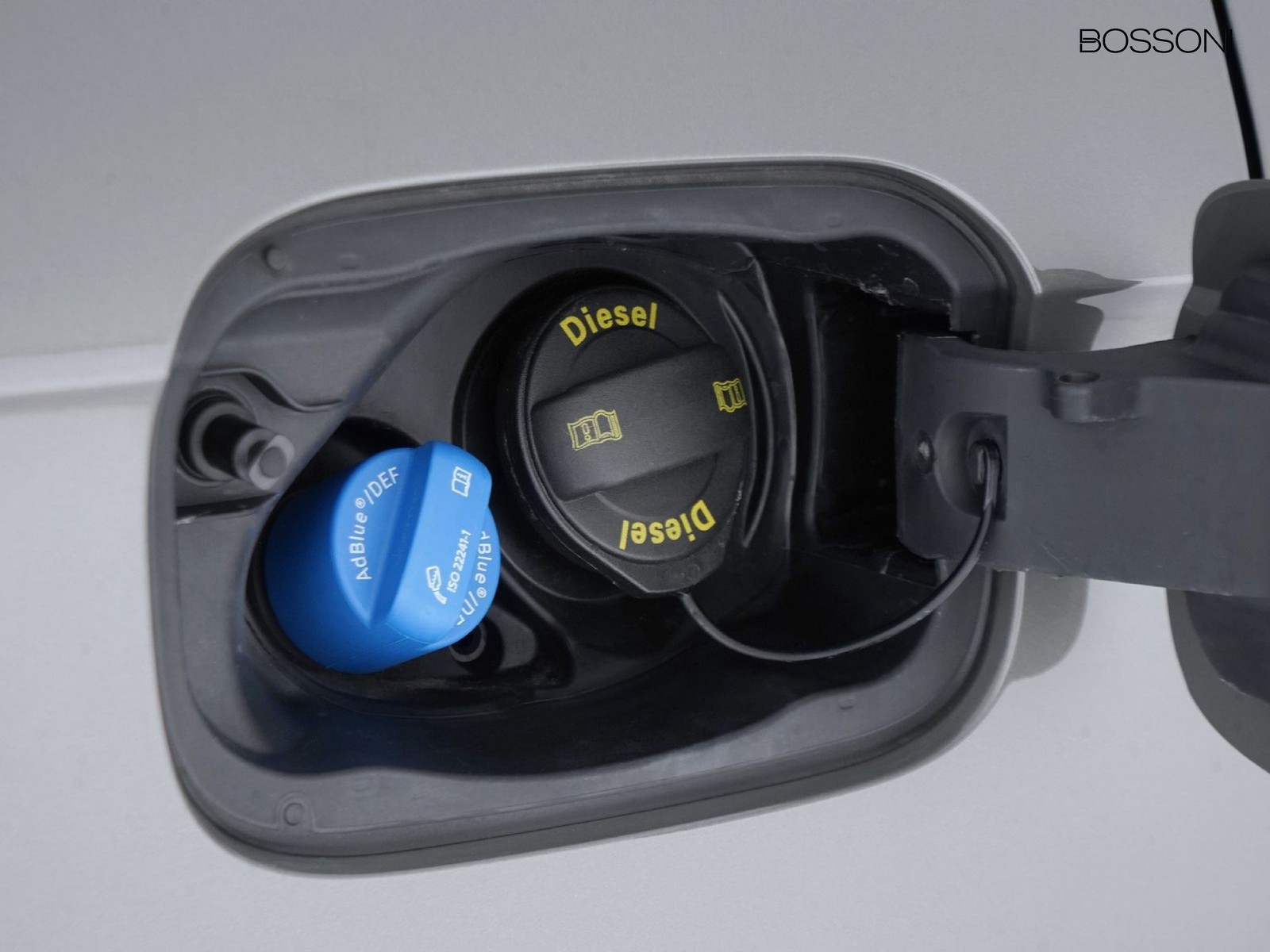 32 - Audi Q5 sportback 40 2.0 tdi mhev 12v s line quattro s tronic