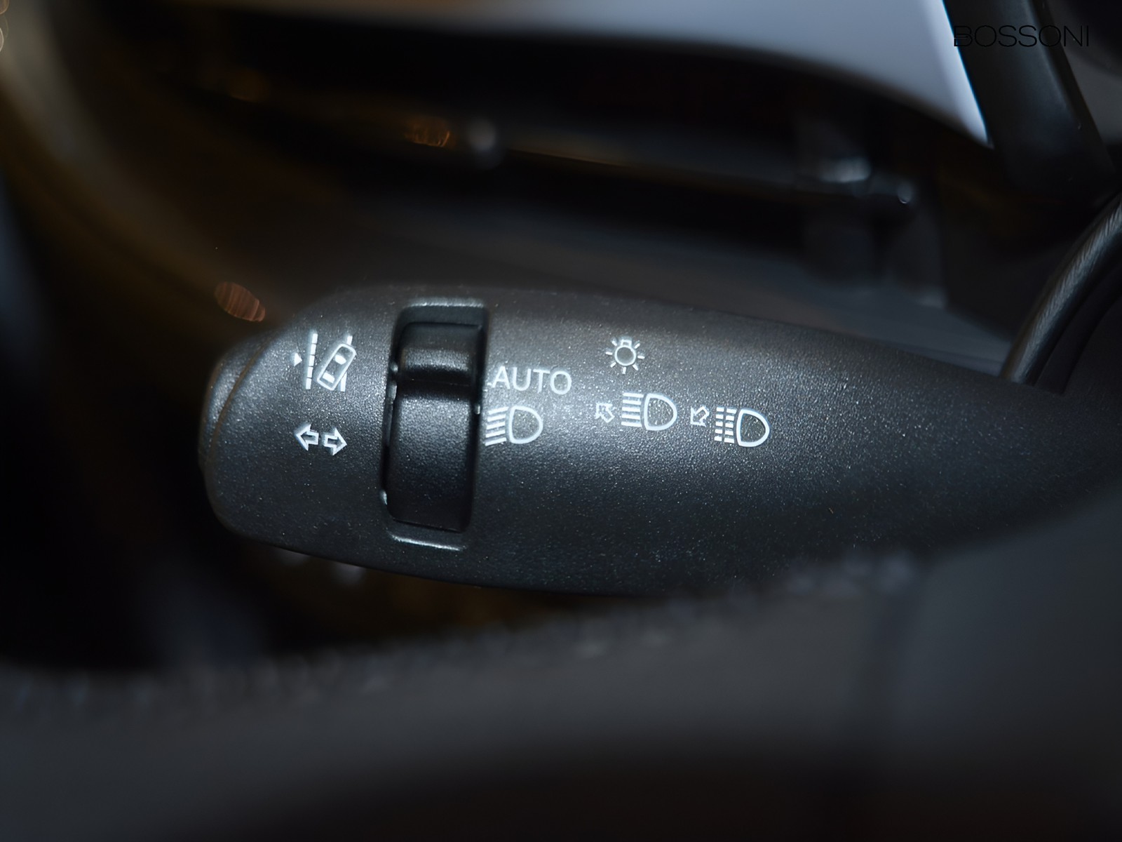 10 - Fiat 500 500e 42 kwh entry pack tech