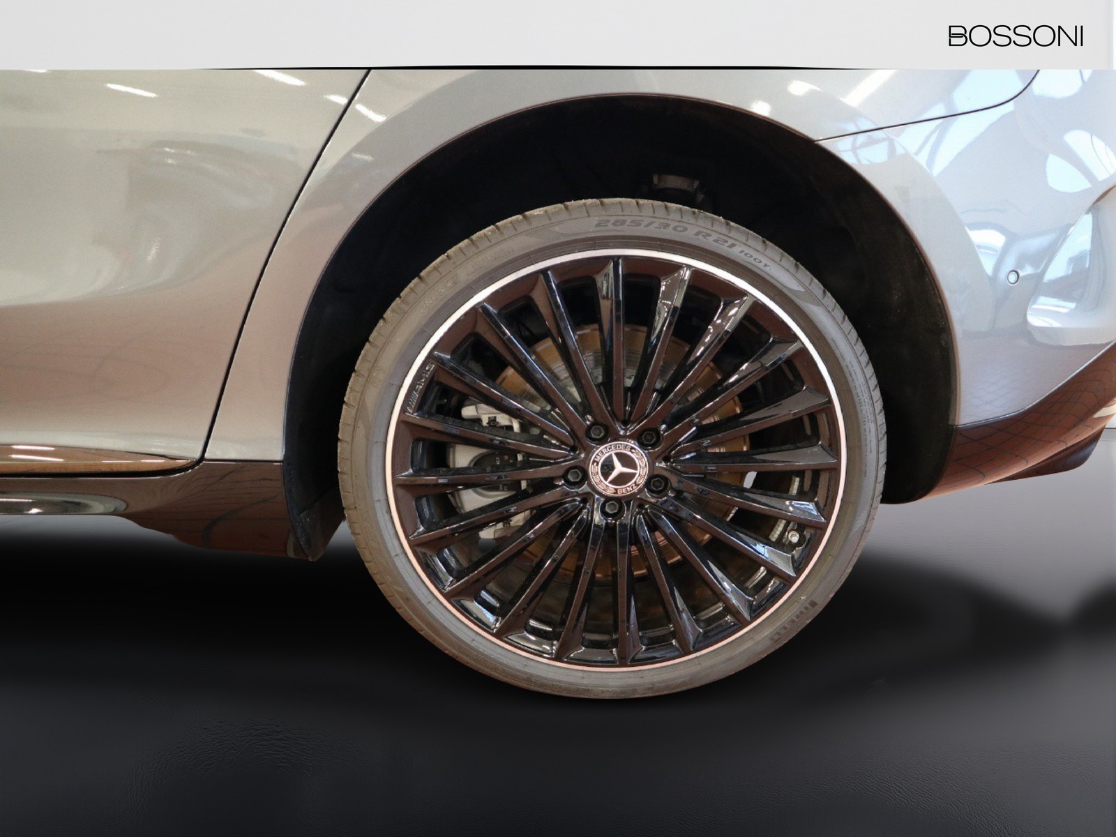 4 - Mercedes EQE 350 premium plus 4matic