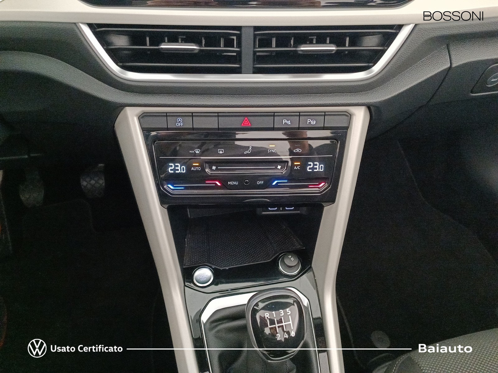 11 - Volkswagen T-Roc cabriolet 1.0 tsi 110cv style