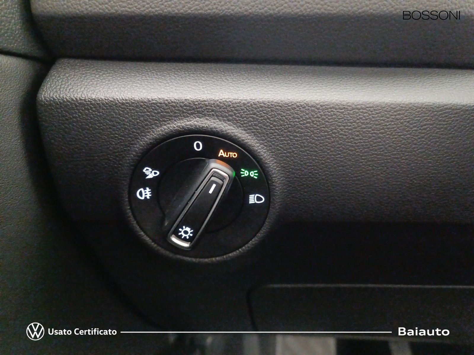 17 - Volkswagen T-Roc cabriolet 1.0 tsi 110cv style