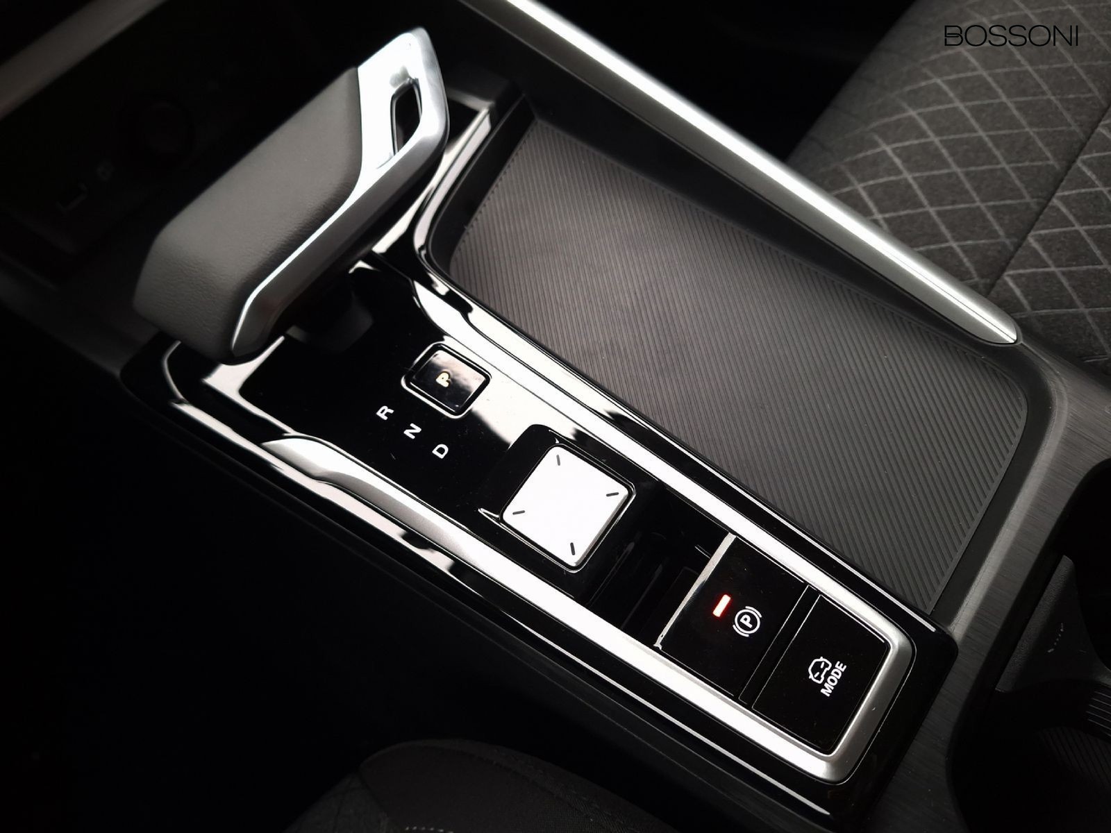 18 - Mg ZS 1.5 hybrid+ comfort auto