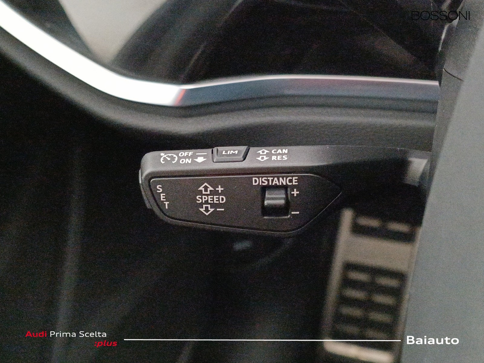 18 - Audi Q3 35 2.0 tdi s line edition s tronic