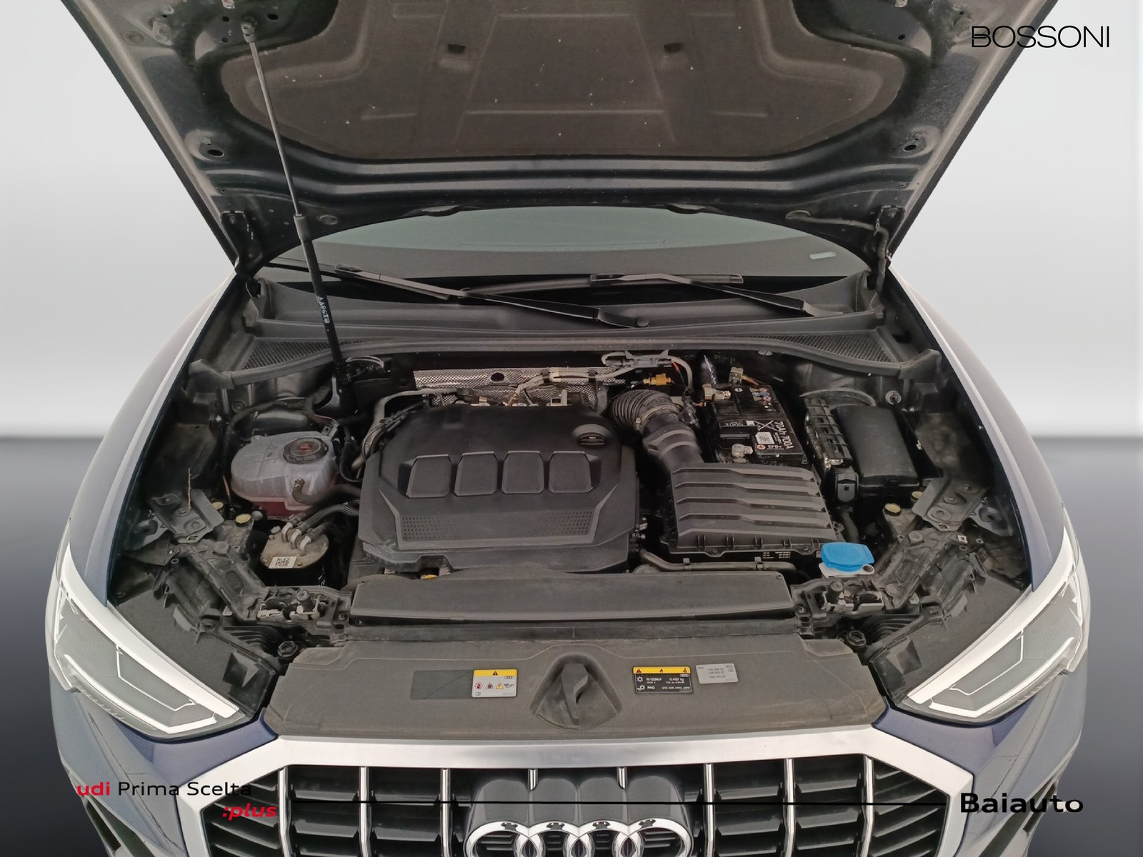 33 - Audi Q3 35 2.0 tdi s line edition s tronic