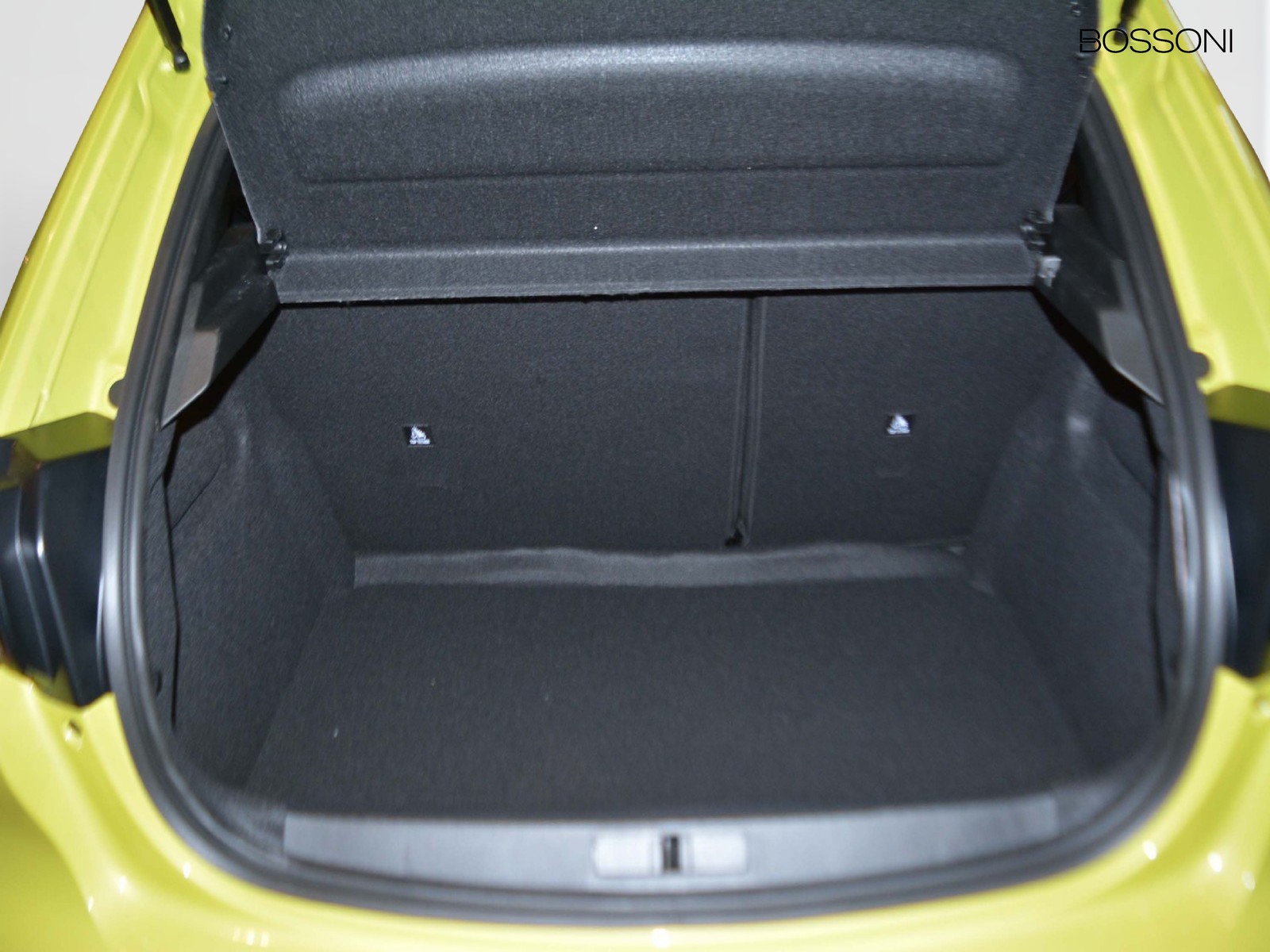 14 - Peugeot 208 1.2 hybrid 48v 110cv style e-dcs6