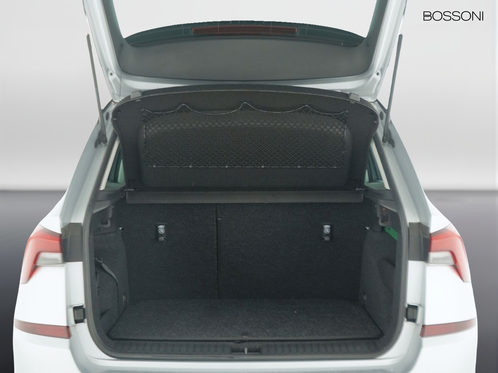 10 - Skoda Kamiq 1.5 tsi act 150cv dark shade dsg