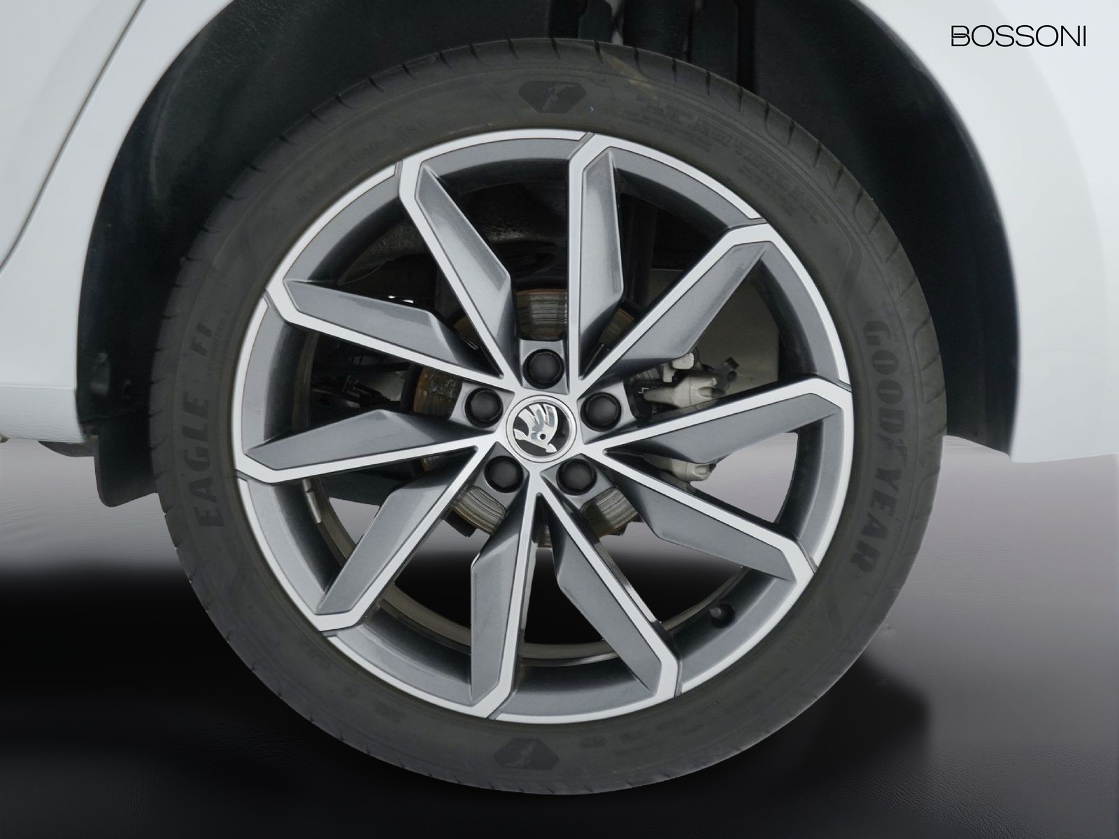 12 - Skoda Kamiq 1.5 tsi act 150cv dark shade dsg