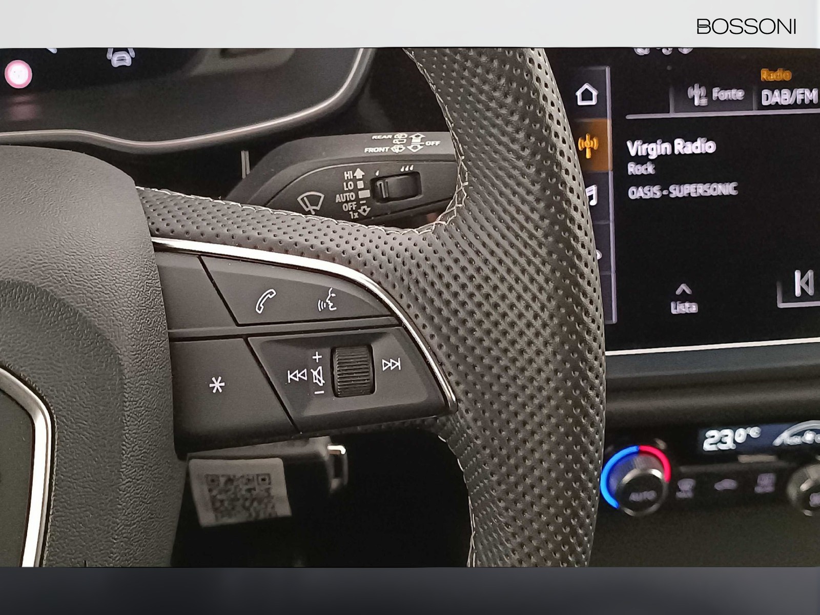 26 - Audi Q3 35 2.0 tdi s line edition s tronic