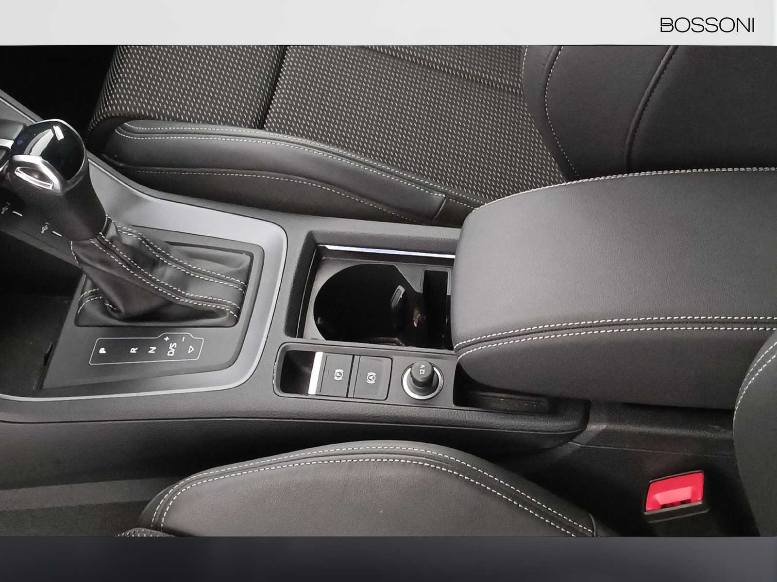 30 - Audi Q3 35 2.0 tdi s line edition s tronic