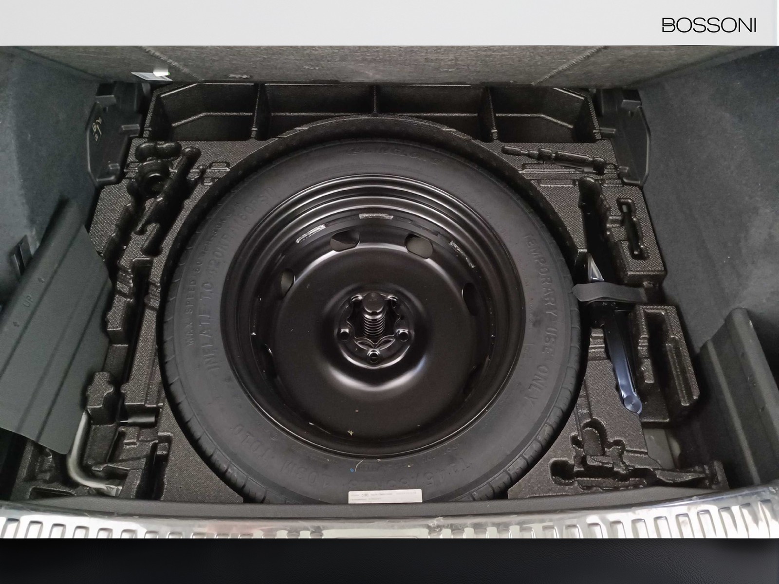 38 - Audi Q3 35 2.0 tdi s line edition s tronic