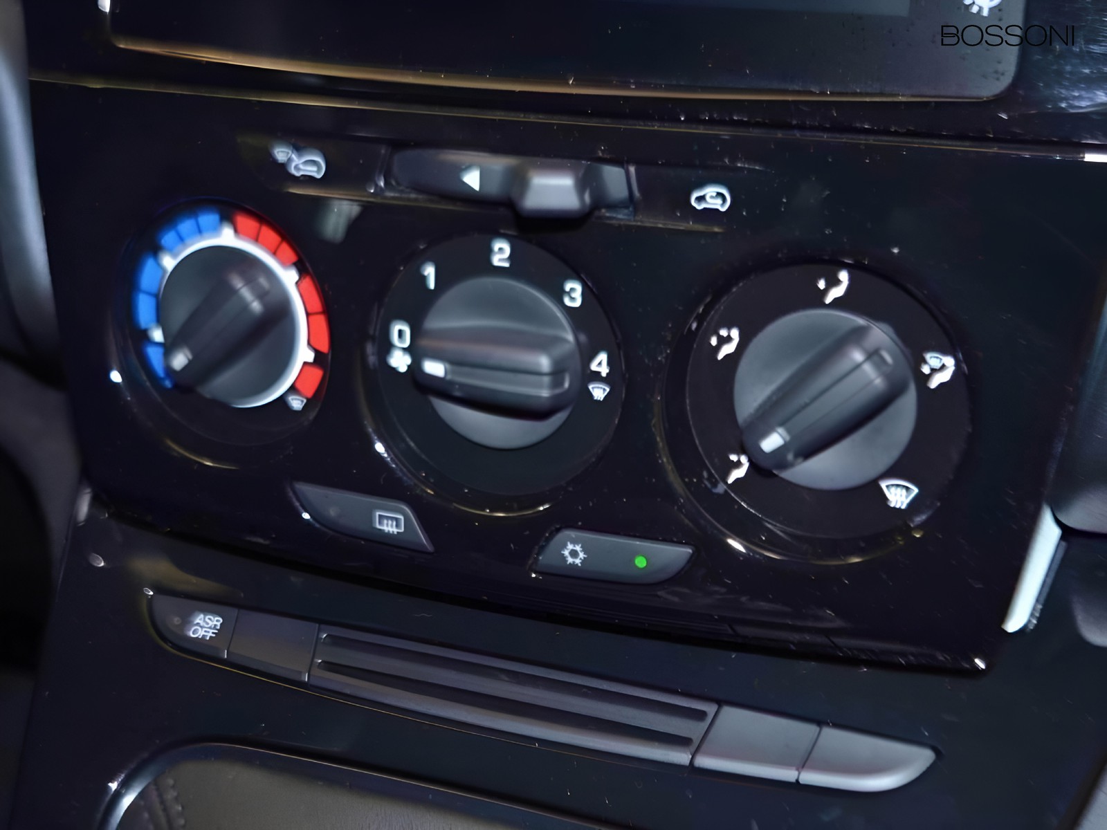 11 - Lancia Ypsilon 1.0 firefly hybrid 70cv platino s&s