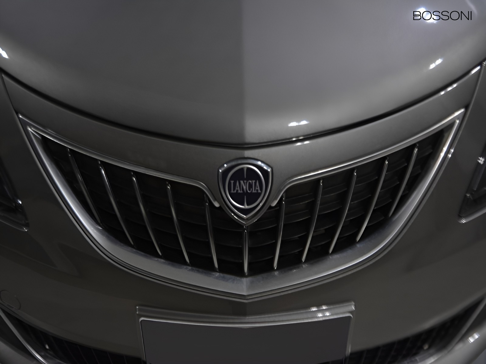 21 - Lancia Ypsilon 1.0 firefly hybrid 70cv platino s&s