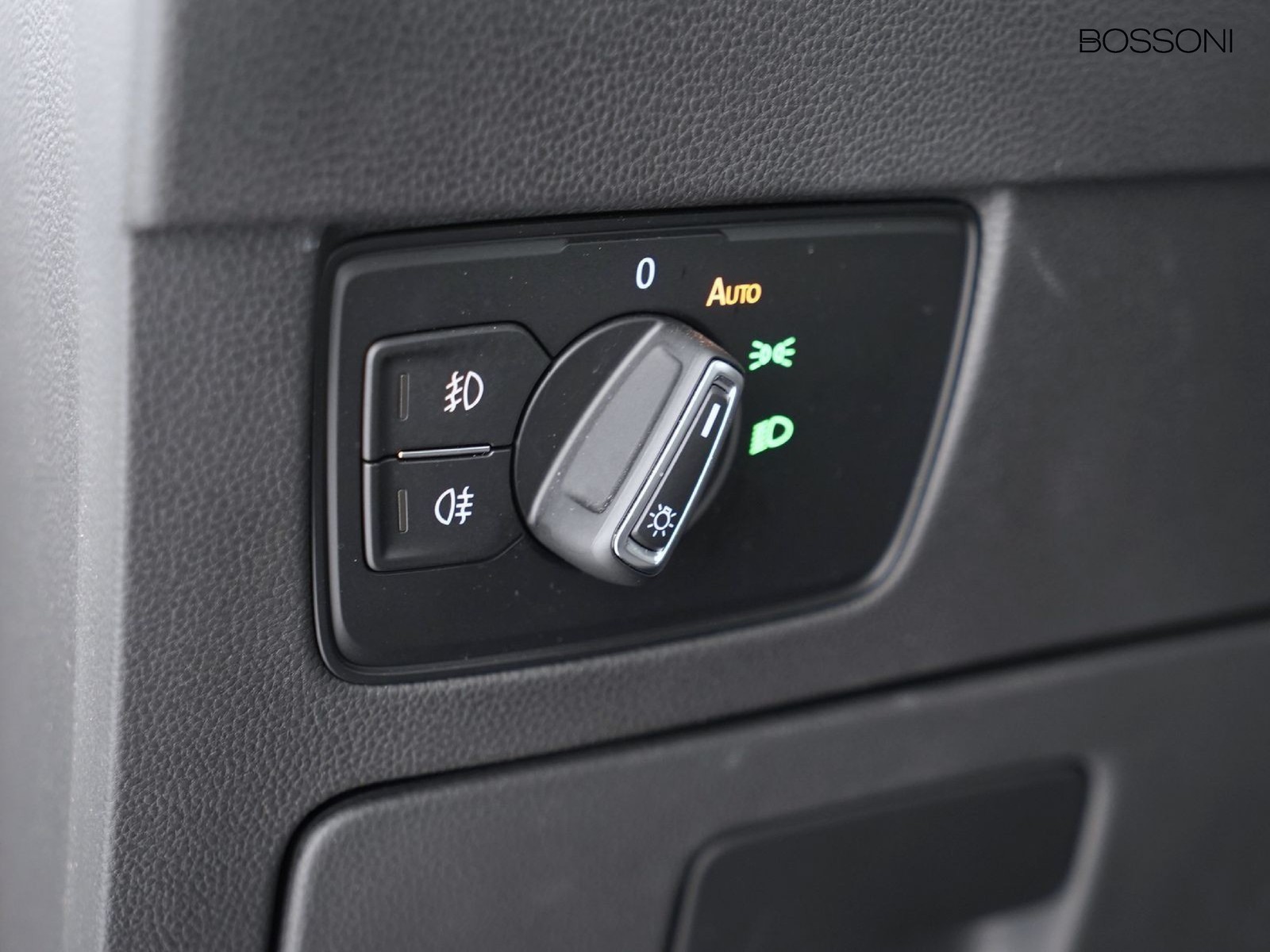 16 - Volkswagen Passat variant 2.0 tdi scr evo 150cv business dsg