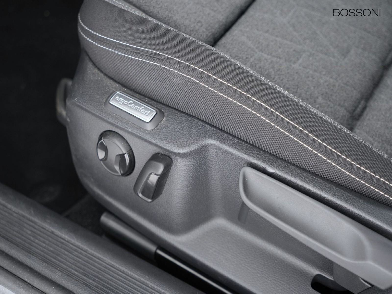 22 - Volkswagen Passat variant 2.0 tdi scr evo 150cv business dsg