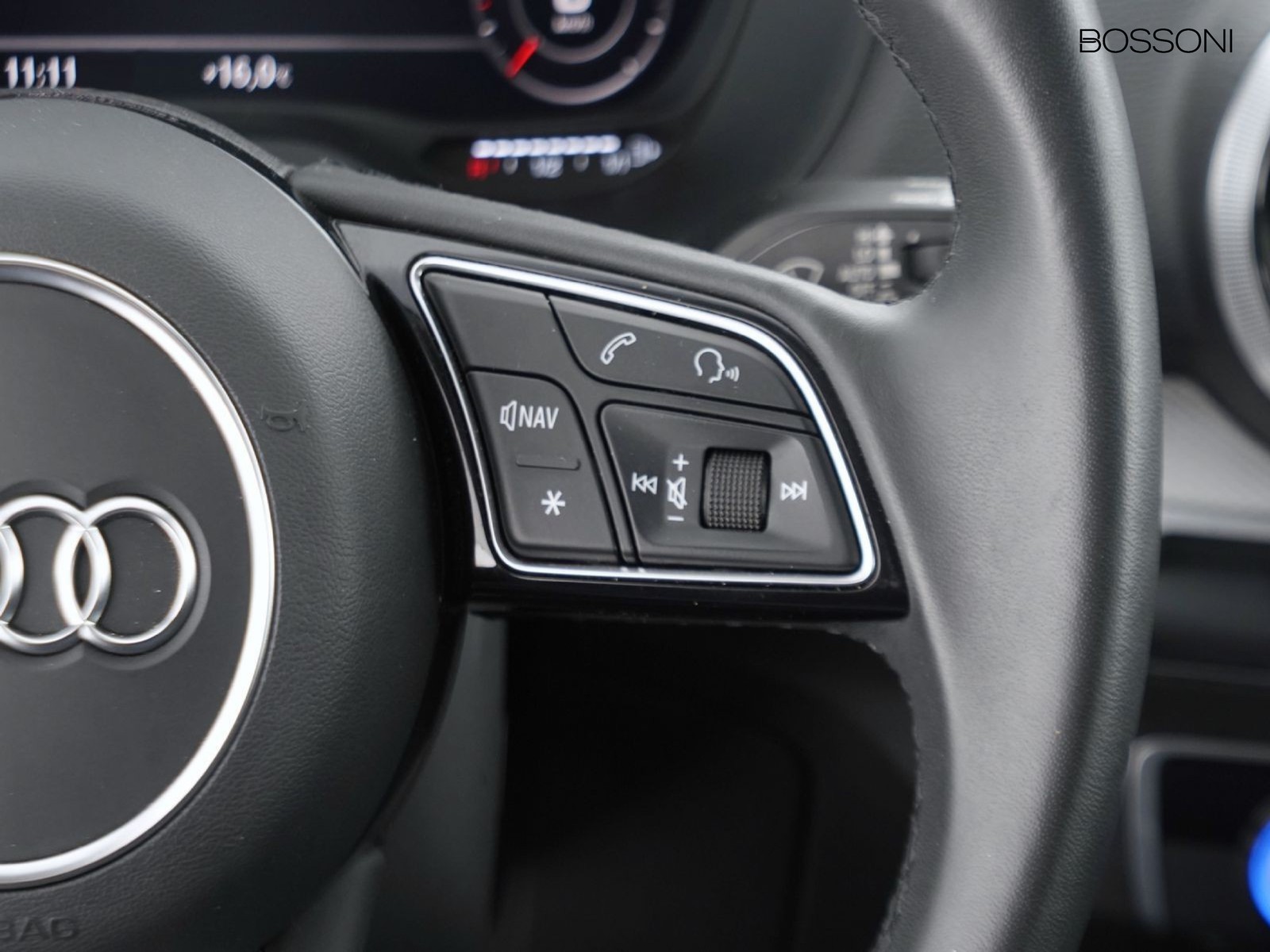 9 - Audi Q2 35 1.5 tfsi s line edition s tronic