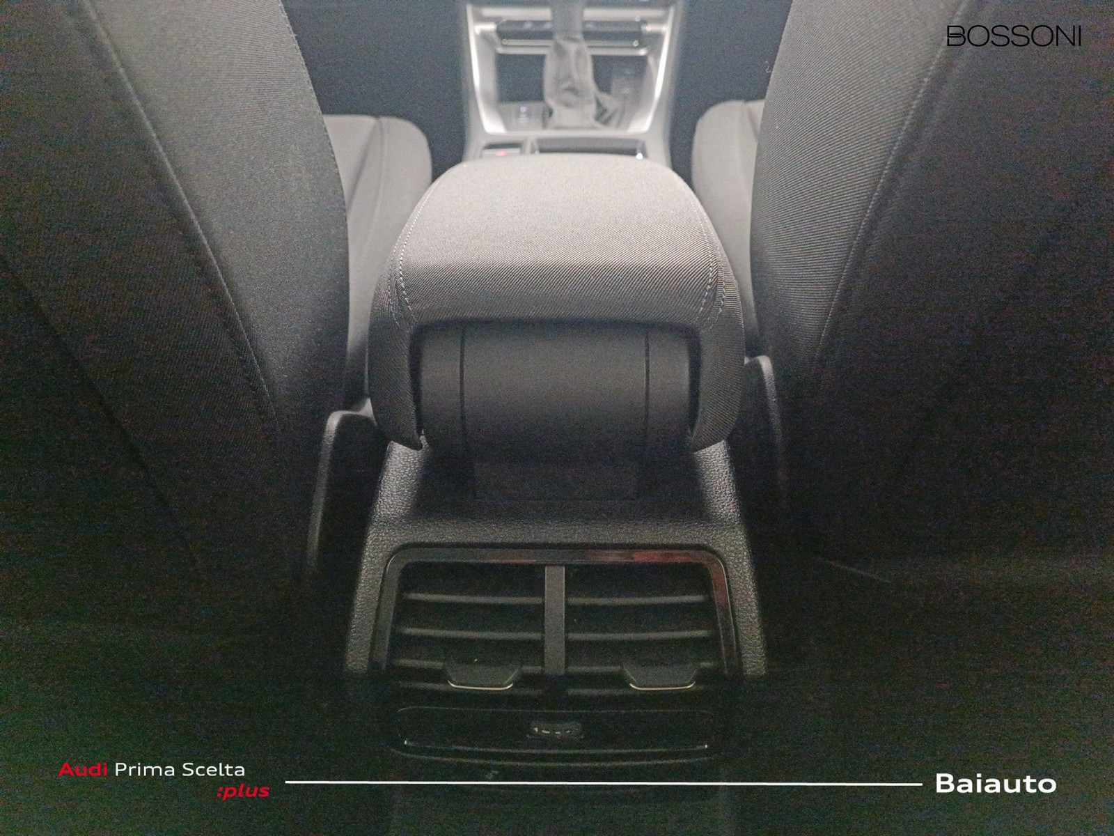 14 - Audi Q3 35 2.0 tdi business advanced s tronic