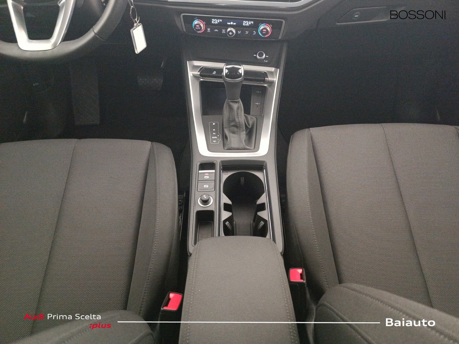 15 - Audi Q3 35 2.0 tdi business advanced s tronic