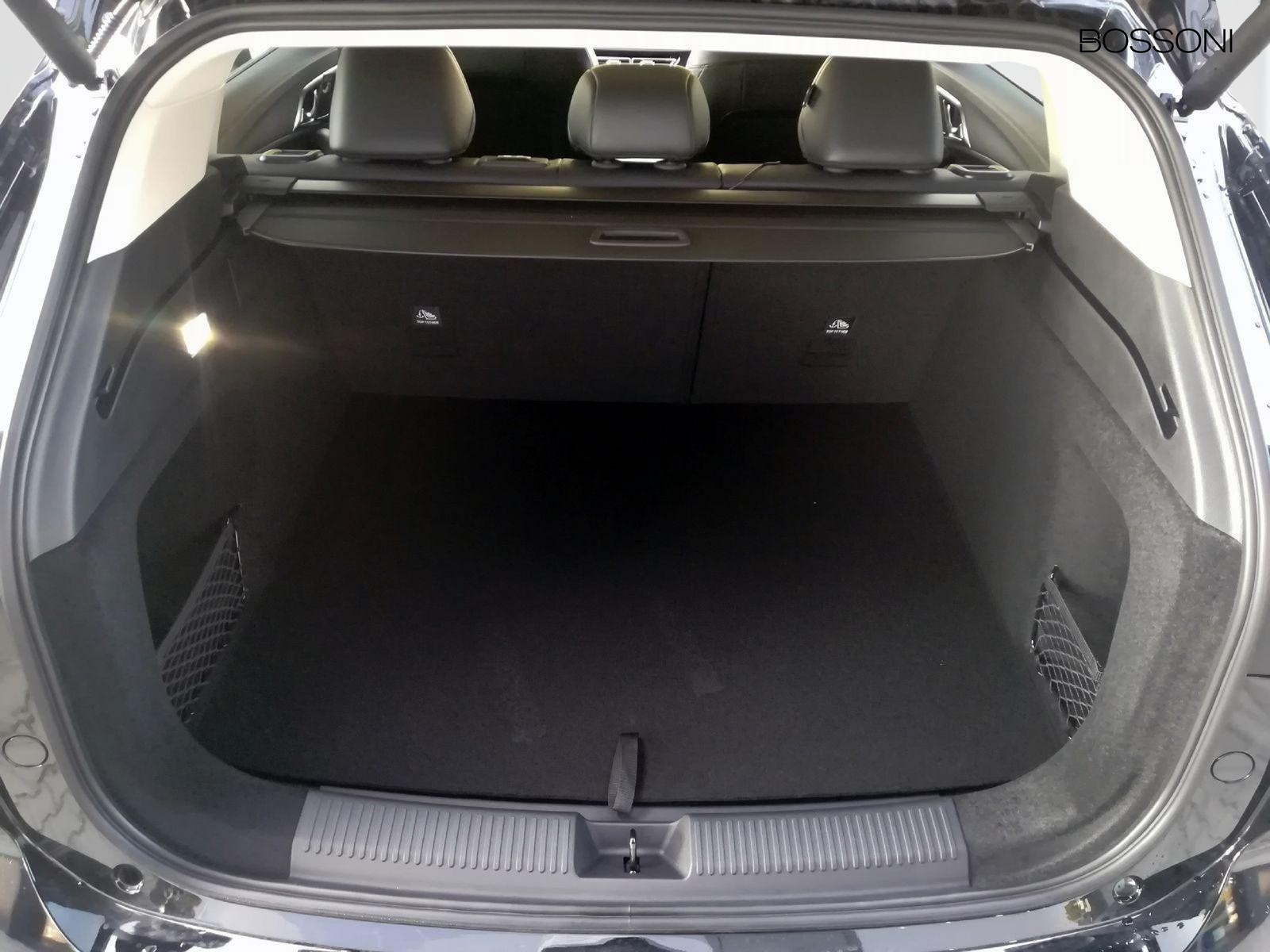 6 - Mg HS 1.5 phev luxury auto