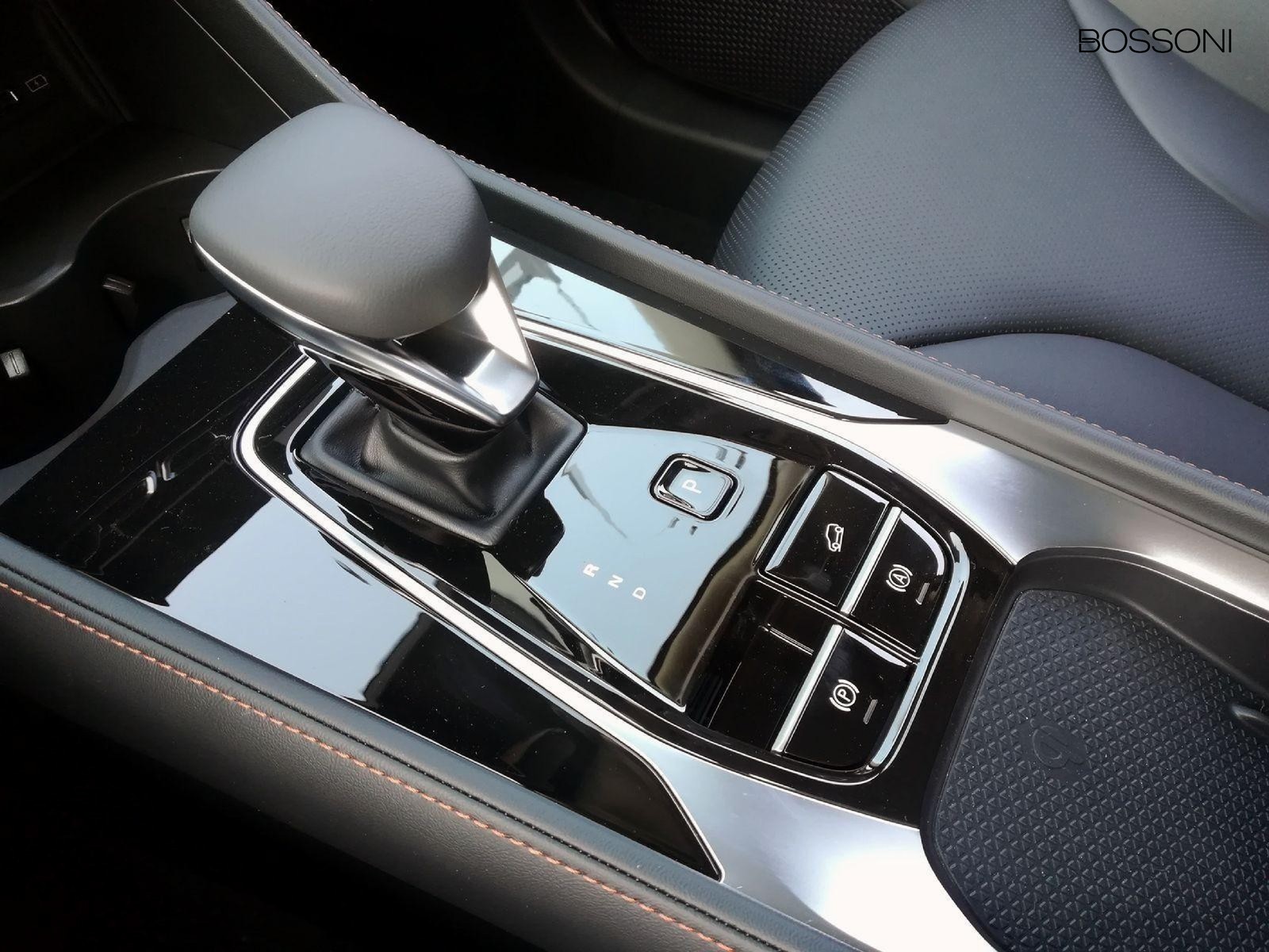 18 - Mg HS 1.5 phev luxury auto