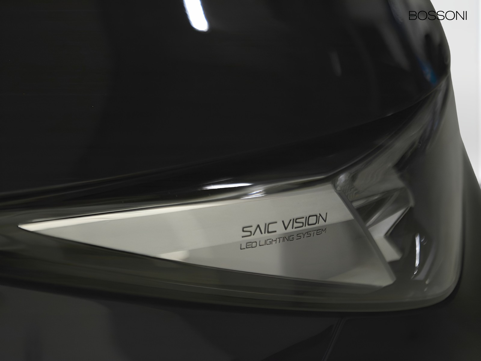 21 - Mg HS 1.5 phev luxury auto