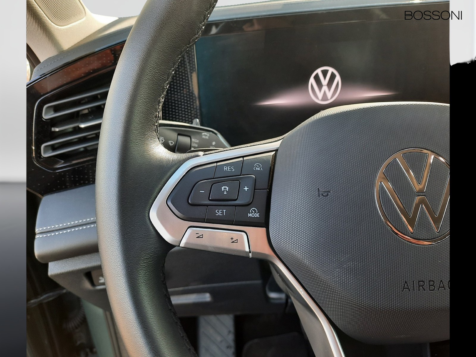 17 - Volkswagen Tiguan 1.5 tsi ehybrid 204cv edition plus dsg