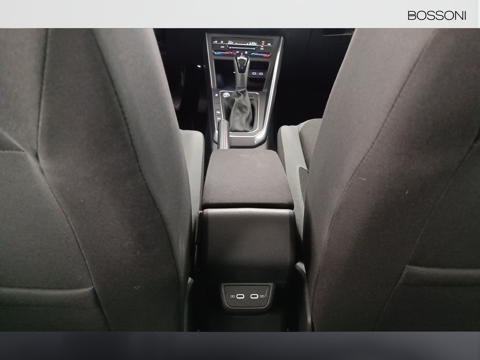 33 - Volkswagen Polo 1.0 tsi 110cv style dsg