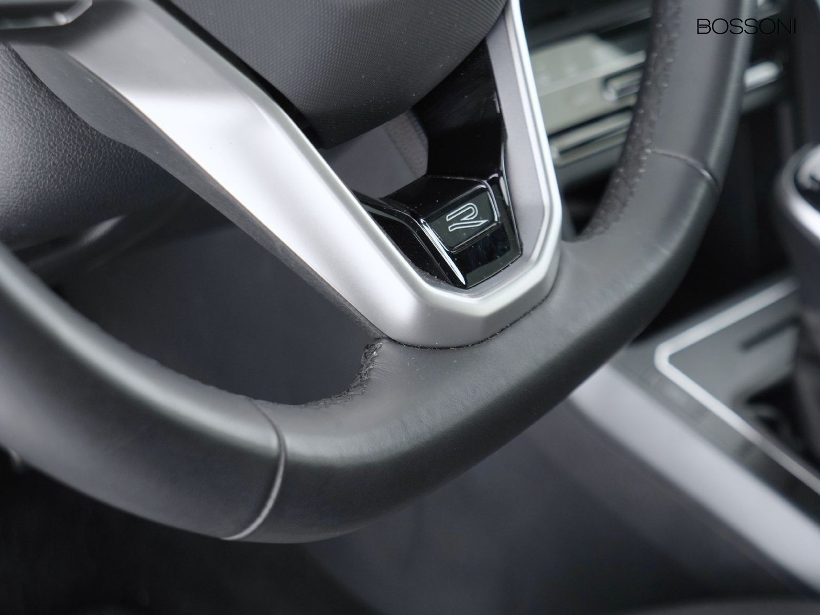 29 - Volkswagen Taigo 1.0 tsi 115cv r-line