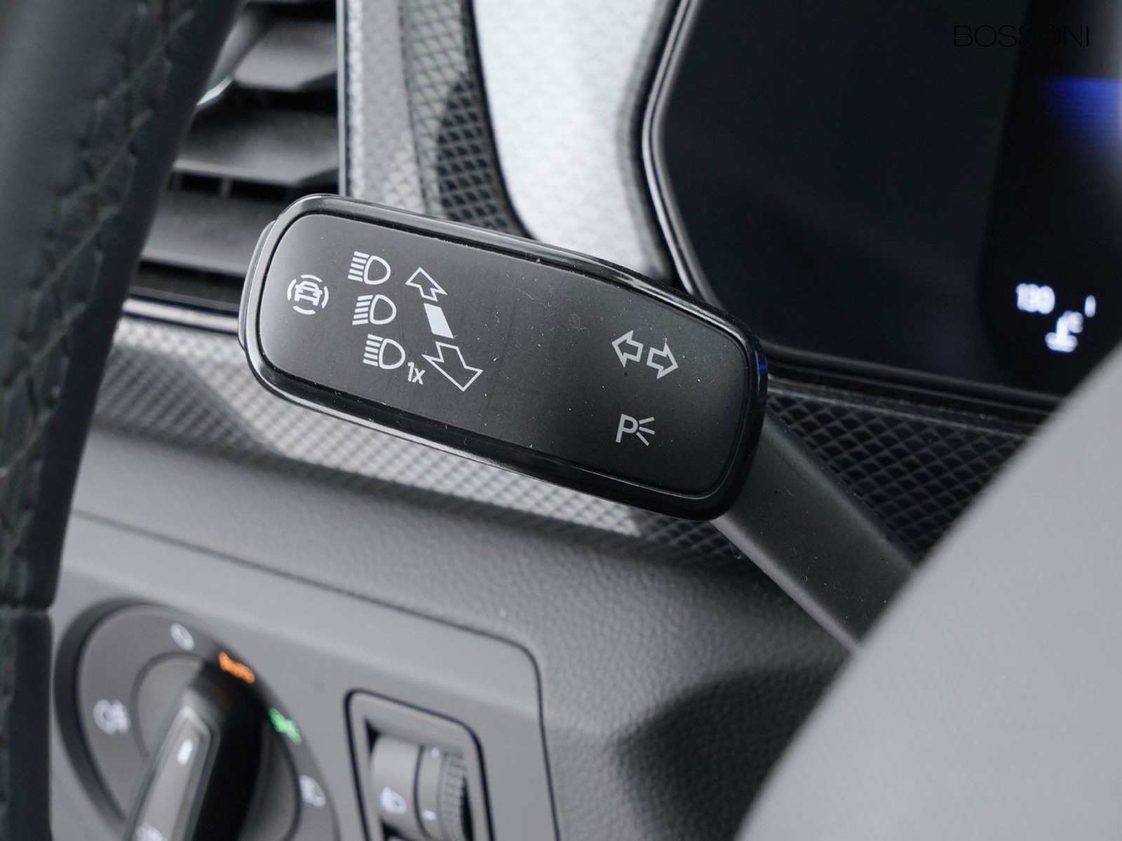 27 - Volkswagen T-Cross 1.0 tsi 115cv life dsg