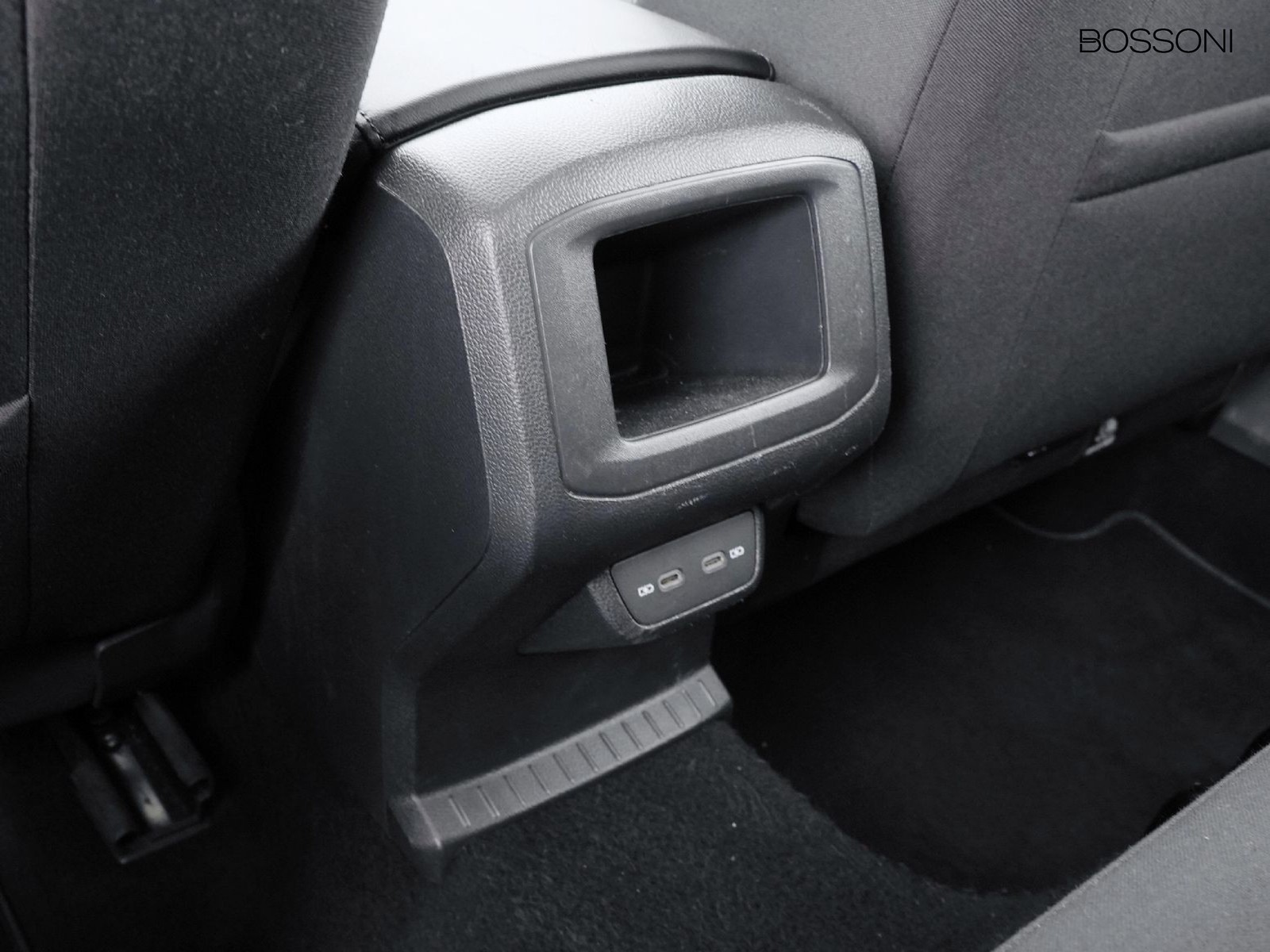 28 - Volkswagen T-Cross 1.0 tsi 115cv life dsg