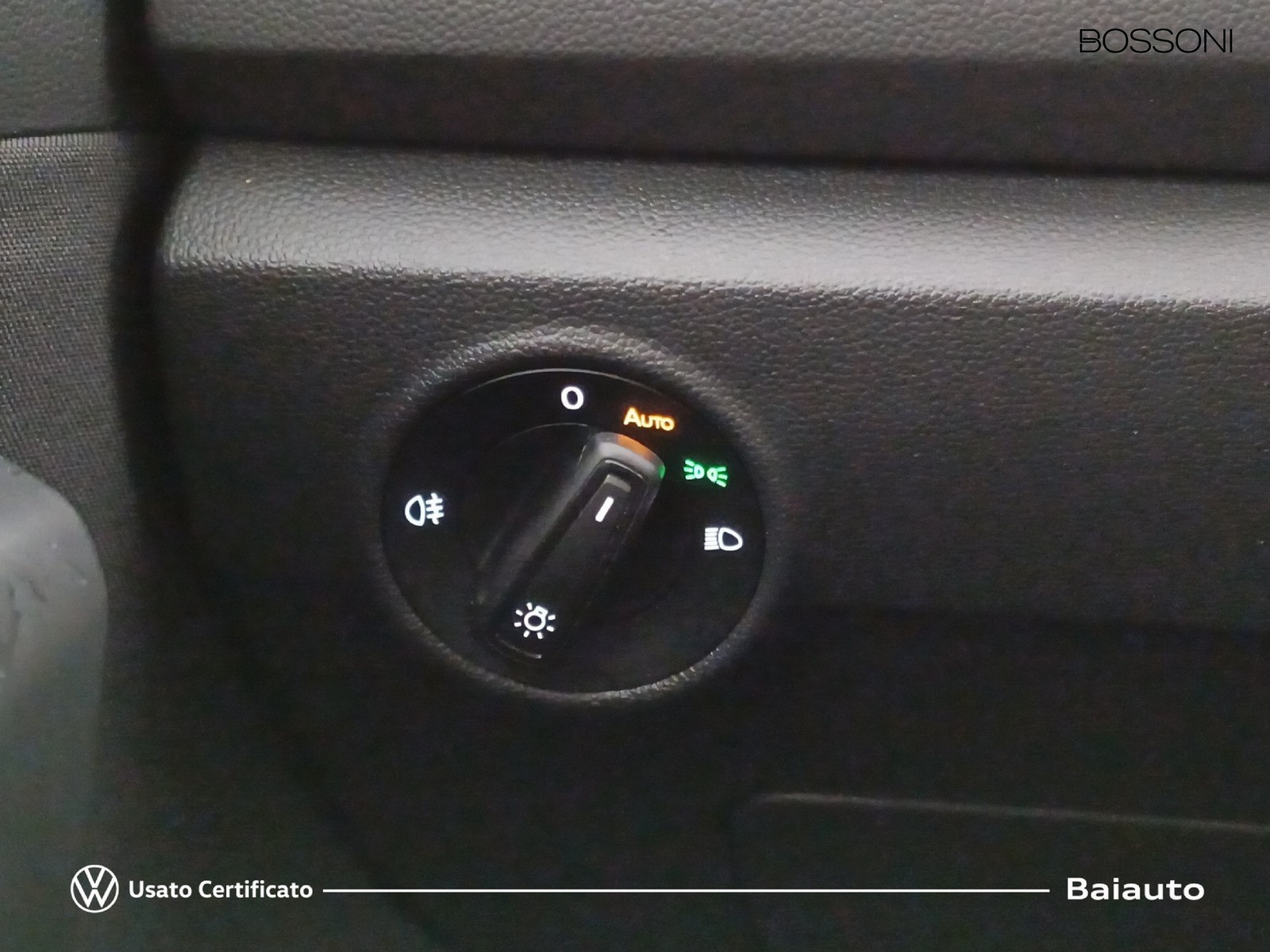 17 - Volkswagen T-Roc 2.0 tdi scr 150cv life dsg