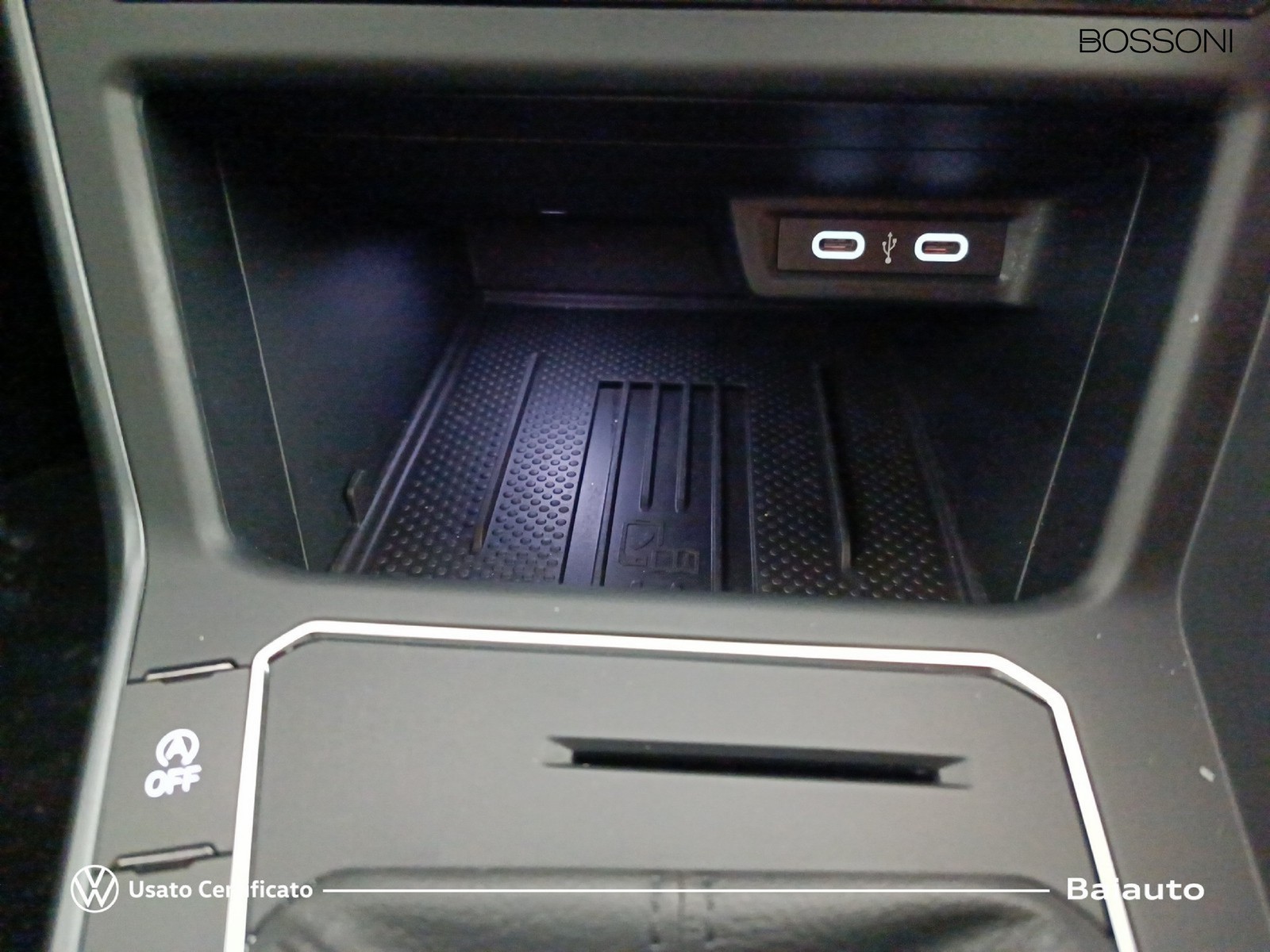 12 - Volkswagen Taigo 1.0 tsi 115cv r-line