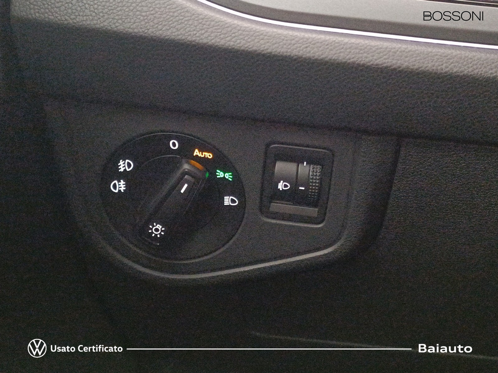 16 - Volkswagen Taigo 1.0 tsi 115cv r-line