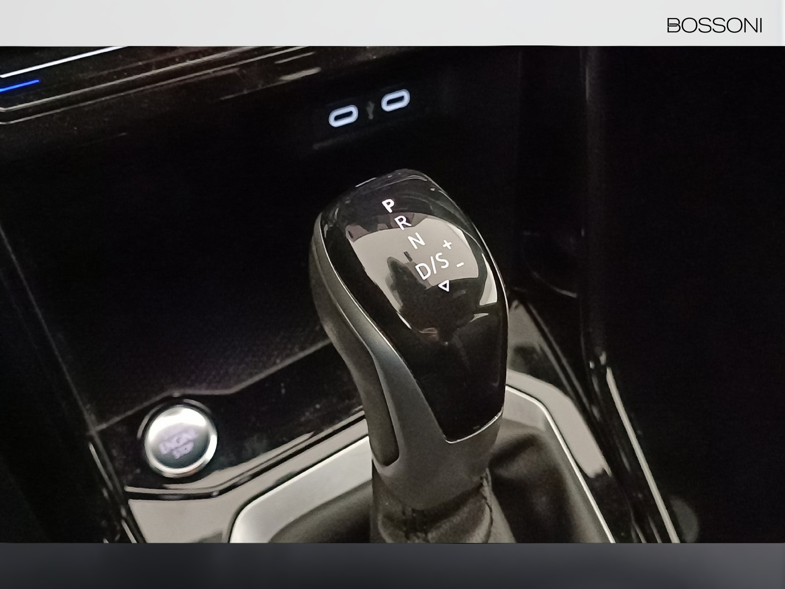 12 - Volkswagen T-Roc 2.0 tdi scr 150cv r line dsg