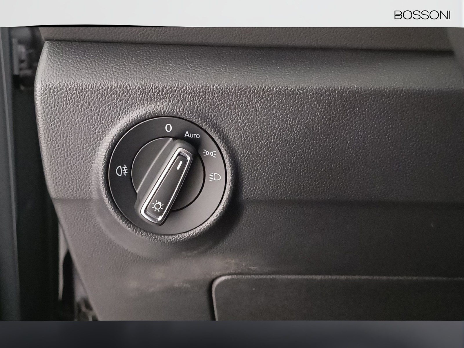 27 - Volkswagen T-Roc 2.0 tdi scr 150cv r line dsg