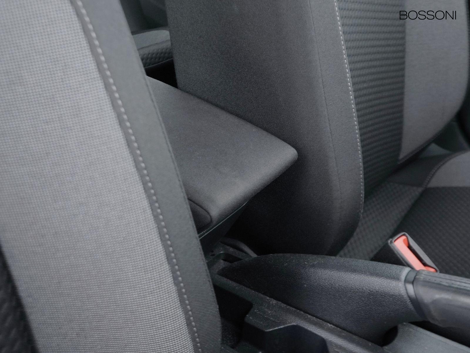 18 - Volkswagen Taigo 1.0 tsi 115cv life