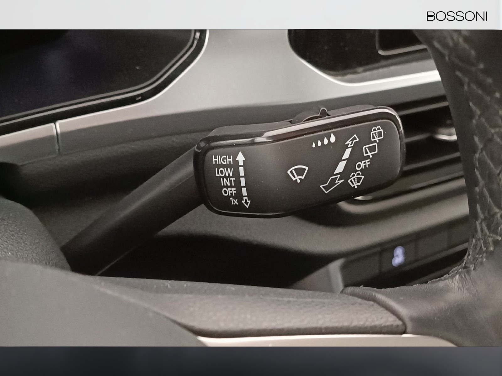 27 - Volkswagen T-Roc 2.0 tdi scr 115cv life