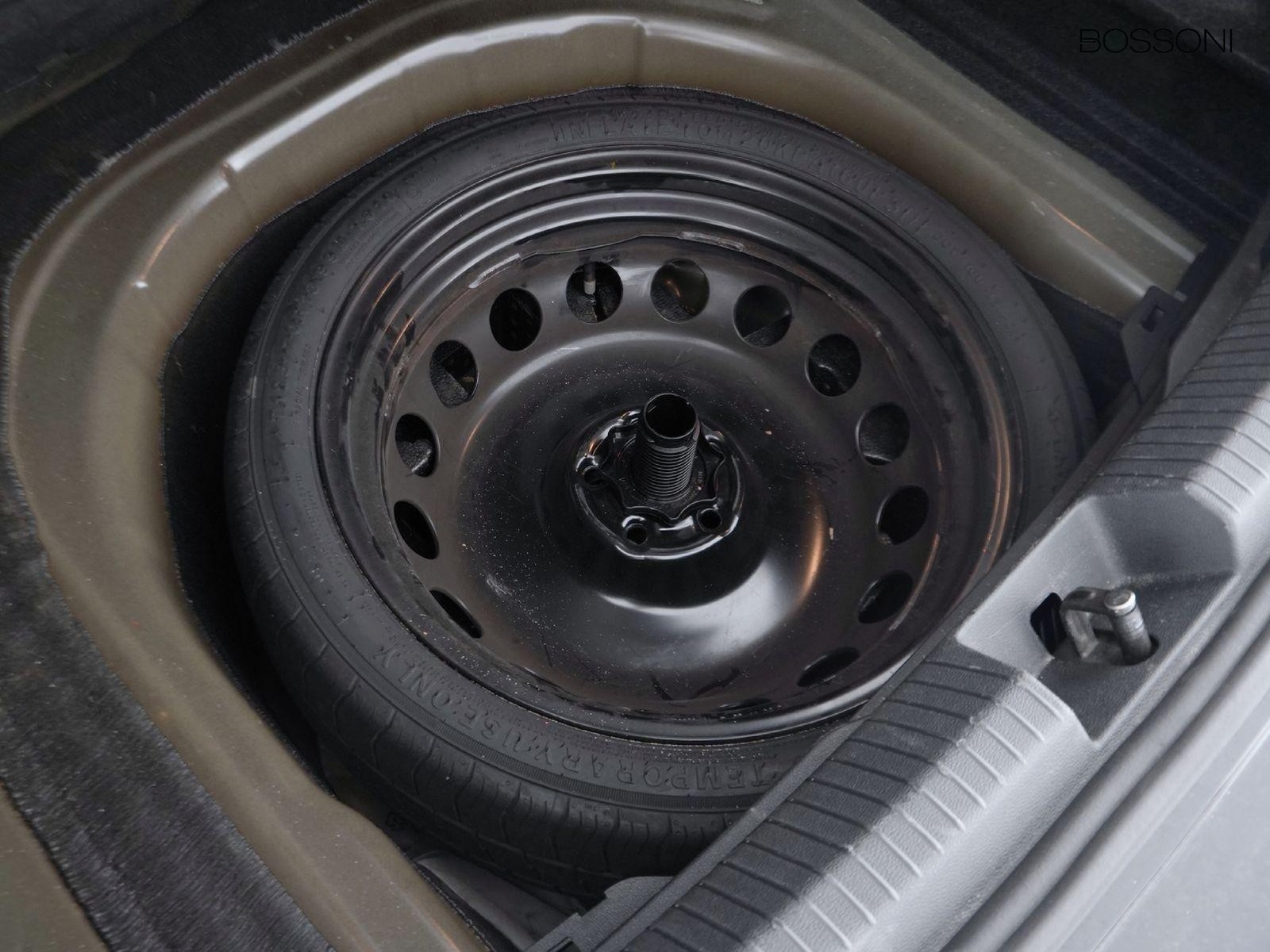 27 - Volkswagen Taigo 1.0 tsi 115cv life