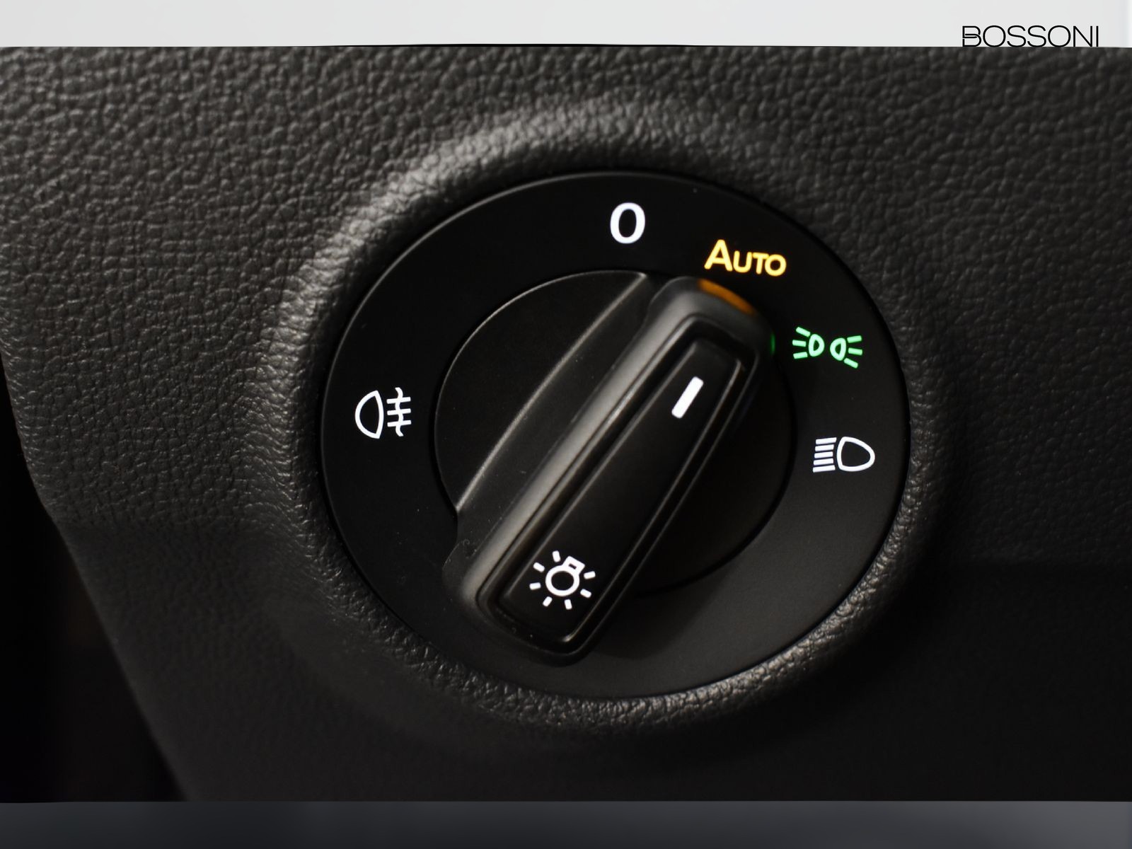 17 - Volkswagen T-Roc 2.0 tdi scr 150cv life dsg