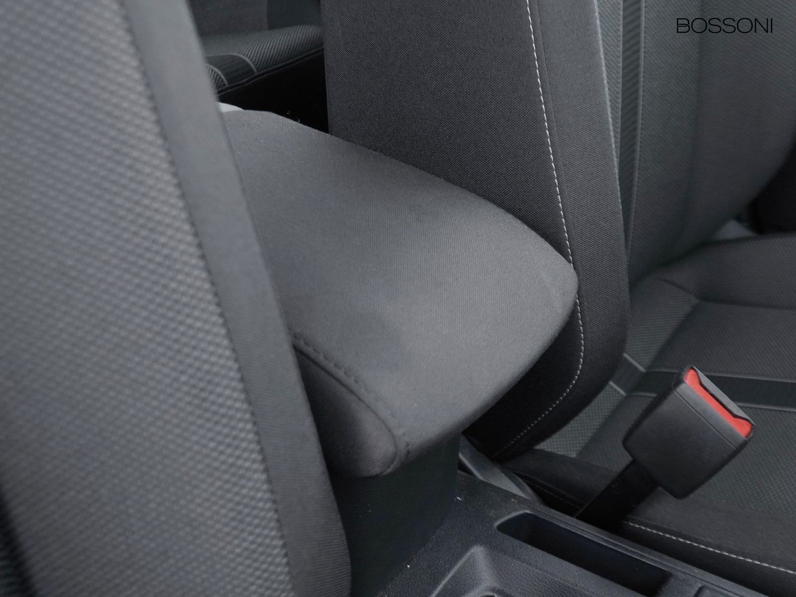 18 - Volkswagen T-Roc 2.0 tdi scr 150cv life dsg